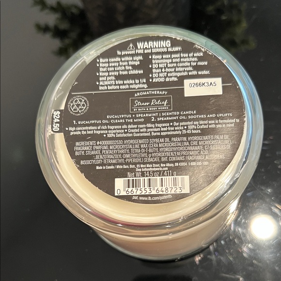 Bath & Body Works Aromatherapy Stress Relief 3-Wick Candle 14.5oz - Picture 4 of 7